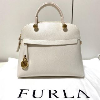 フルラ(Furla)の未使用に近い極上美品♡FURLA フルラ♡パイパー♡Sサイズ♡ホワイト(ハンドバッグ)