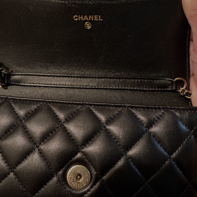 CHANEL(シャネル)の専用です！未使用品シャネルミニマトラッセ　チェーンショルダーバッグ レディースのバッグ(ショルダーバッグ)の商品写真