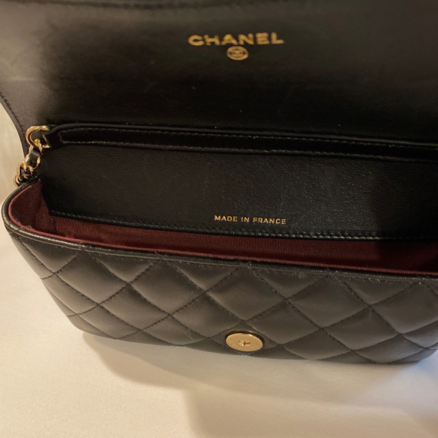 CHANEL(シャネル)の専用です！未使用品シャネルミニマトラッセ　チェーンショルダーバッグ レディースのバッグ(ショルダーバッグ)の商品写真