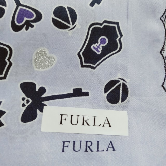 Furla(フルラ)のP 88　フルラハンカチ↙ レディースのファッション小物(ハンカチ)の商品写真