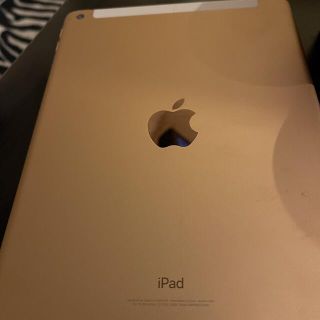 アイパッド(iPad)のiPad 6世代　シルバー　美品(スマートフォン本体)