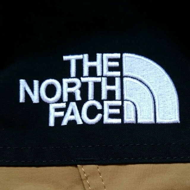 THE NORTH FACE(ザノースフェイス)の【美品・希少】M  ブリティッシュカーキ マウンテンダウンジャケット メンズのジャケット/アウター(ダウンジャケット)の商品写真