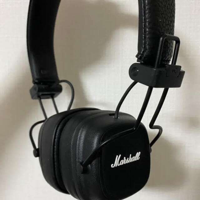 Marshall  major Ⅳ 付属品完備 スマホ/家電/カメラのオーディオ機器(ヘッドフォン/イヤフォン)の商品写真
