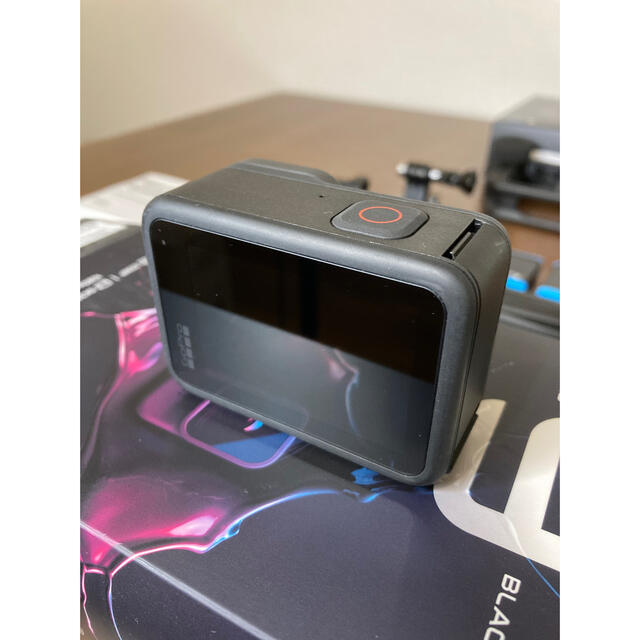 GoPro(ゴープロ)の【美品】GoPro HERO9 BLACK & メディアモジュラー　おまけ有り スマホ/家電/カメラのカメラ(ビデオカメラ)の商品写真