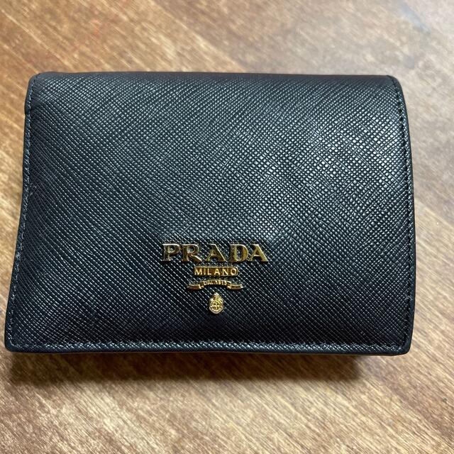 PRADA 二つ折り財布　黒