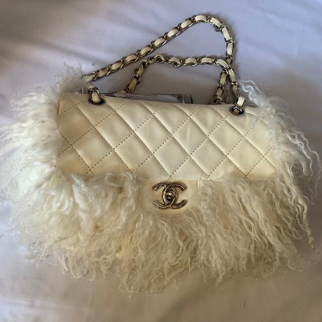 CHANEL(シャネル)のCHANEL マトラッセ　親子　毛皮　正規品 レディースのバッグ(ショルダーバッグ)の商品写真