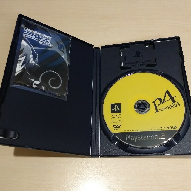 PlayStation2(プレイステーション2)のペルソナ4 PS2　説明書なし エンタメ/ホビーのゲームソフト/ゲーム機本体(家庭用ゲームソフト)の商品写真