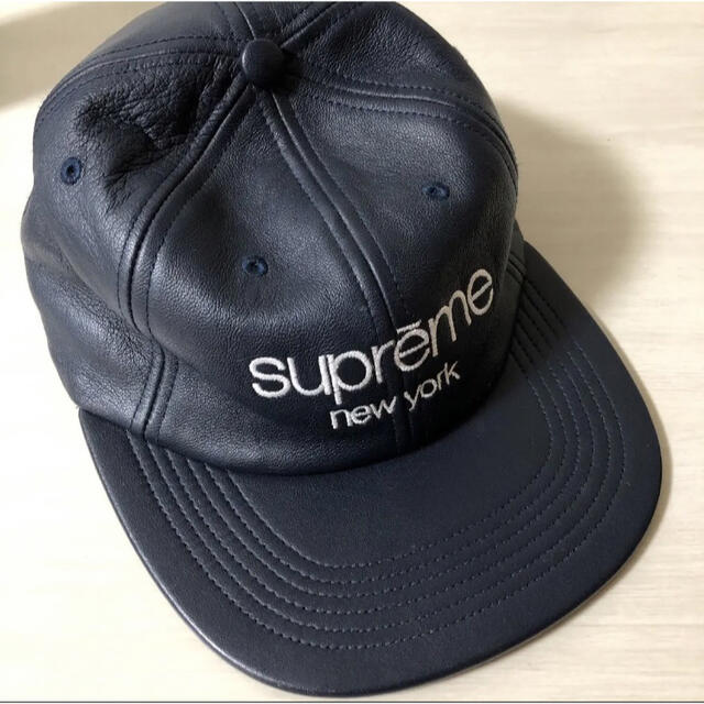 Supreme(シュプリーム)のsupreme 帽子 キャップ 革 シュプリーム ネイビー メンズの帽子(キャップ)の商品写真