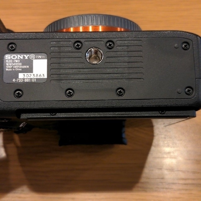 SONY(ソニー)のSONY ILCE−7M3 α7iii バッテリーチャージャー スマホ/家電/カメラのカメラ(ミラーレス一眼)の商品写真