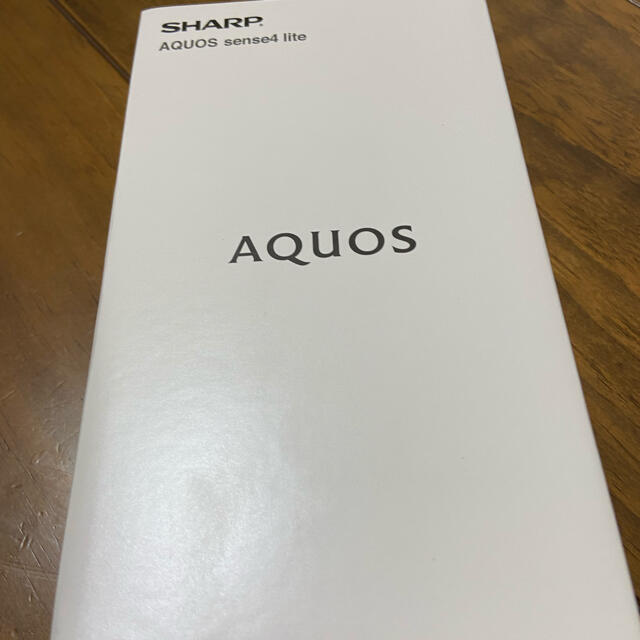 AQUOS(アクオス)の新品未使用未開封✨残債無し✨AQUOS sense4 楽天版 スマホ/家電/カメラのスマートフォン/携帯電話(スマートフォン本体)の商品写真