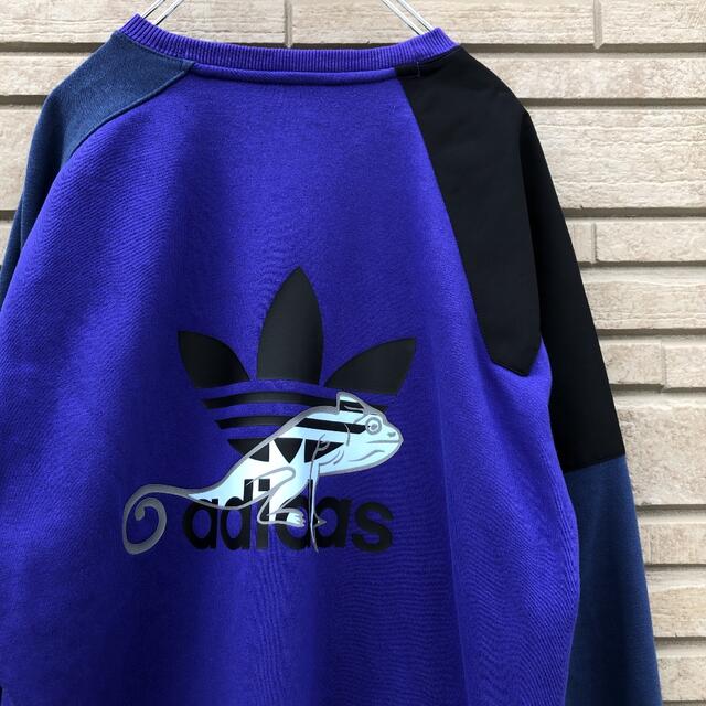 adidas(アディダス)のpakaian adidas PT3 カメレオン トレフォイル トレーナー メンズのトップス(スウェット)の商品写真