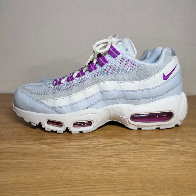 NIKE(ナイキ)の極美品 NIKE WMNS AIR MAX 95 レディースの靴/シューズ(スニーカー)の商品写真