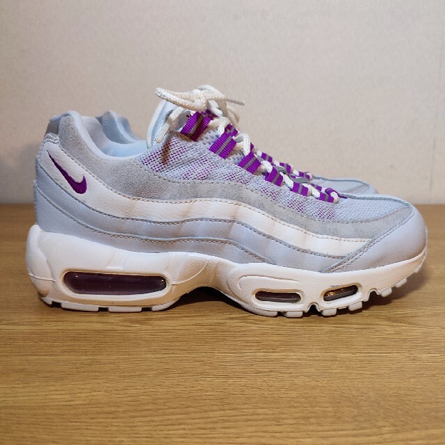 NIKE(ナイキ)の極美品 NIKE WMNS AIR MAX 95 レディースの靴/シューズ(スニーカー)の商品写真