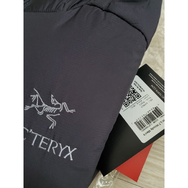 ARC'TERYX(アークテリクス)の新品ARC'TERYX アトムLTフーディー　S　型番24108　ノースフェイス メンズのジャケット/アウター(マウンテンパーカー)の商品写真