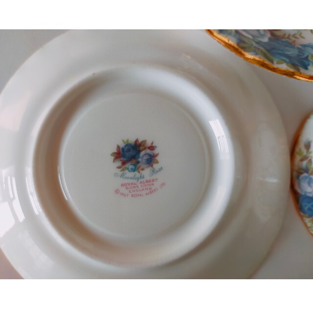 ROYAL ALBERT(ロイヤルアルバート)のロイヤル アルバート　カップ&ソーサー インテリア/住まい/日用品のキッチン/食器(食器)の商品写真