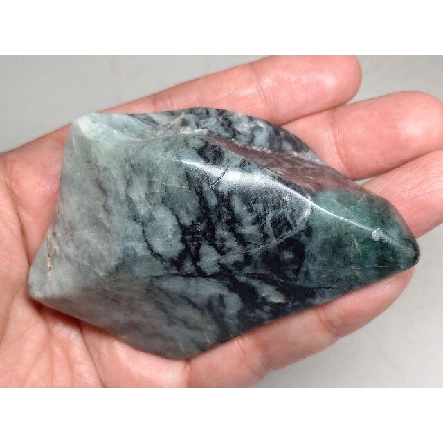 黒灰緑 198g M 翡翠 ヒスイ 翡翠原石 原石 鉱物 鑑賞石 自然石 誕生石