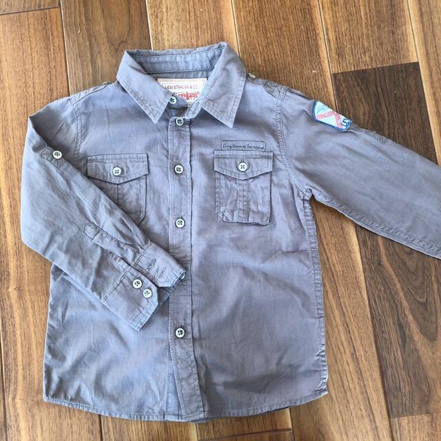 Levi's(リーバイス)のリーバイス LEVI'S デニムシャツ 110 キッズ/ベビー/マタニティのキッズ服男の子用(90cm~)(Tシャツ/カットソー)の商品写真