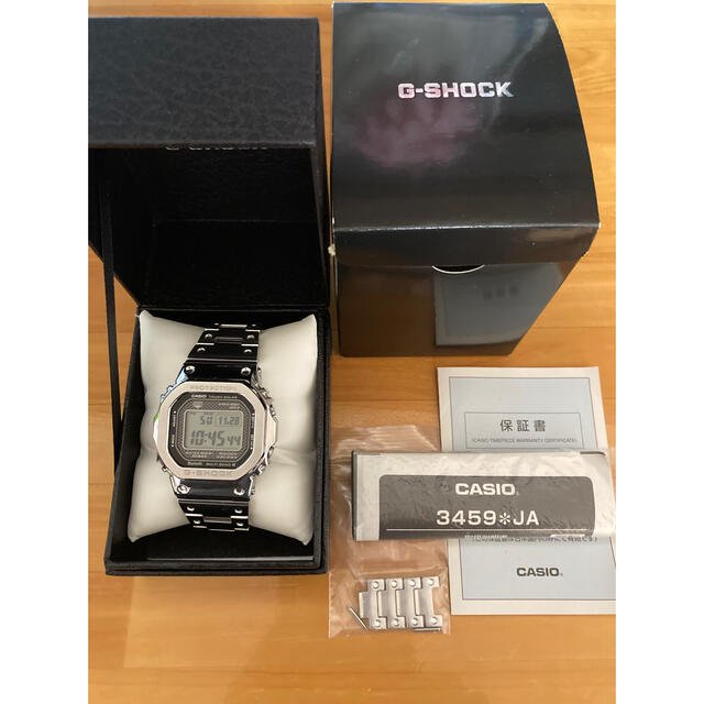 G-SHOCK(ジーショック)のCASIO G-SHOCK GMW-B5000D-1JF シルバー メンズの時計(腕時計(デジタル))の商品写真