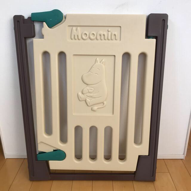 専用です！！Moominゲート☆取付け幅69〜108cm(中古) キッズ/ベビー/マタニティの寝具/家具(ベビーフェンス/ゲート)の商品写真