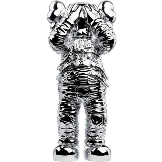 メンズ その他KAWS Holiday Space Figure Silver