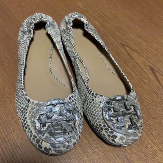 トリーバーチ(Tory Burch)のトリーバーチ　ヘビ柄フラットシューズ(バレエシューズ)