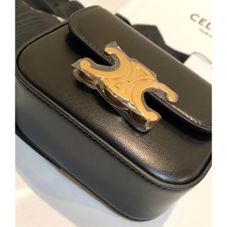 【SAランク】CELINE セリーヌ ストラスクロージャー付き ミニトリオンフ ショルダーバッグ 10L653DPV.38NO カーフスキン ブラック レディース【ISEYA】