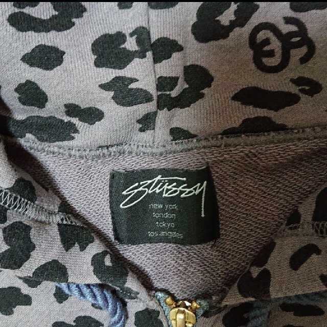 STUSSY(ステューシー)のステューシー　レオパード　パーカー レディースのトップス(パーカー)の商品写真