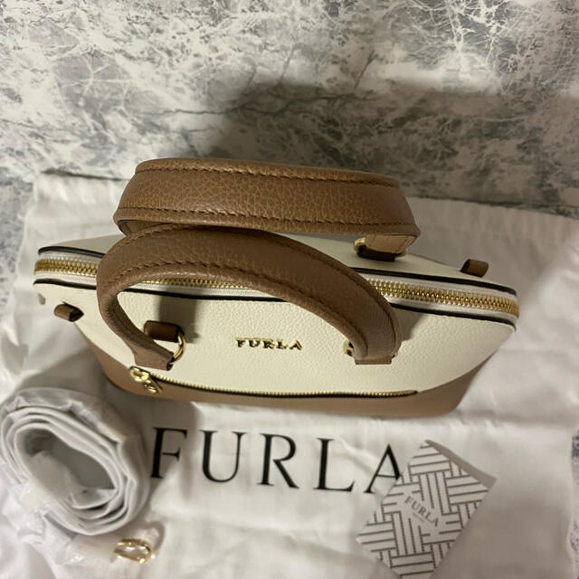 Furla(フルラ)の未使用展示品 FURLA フルラ 2WAY ハンドバッグ カプチーノカラー レディースのバッグ(ハンドバッグ)の商品写真