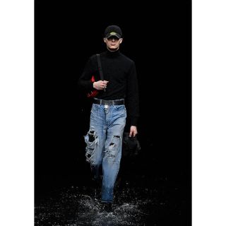 バレンシアガ(Balenciaga)のbalenciaga 21aw ダメージデニム　サイズ30(デニム/ジーンズ)