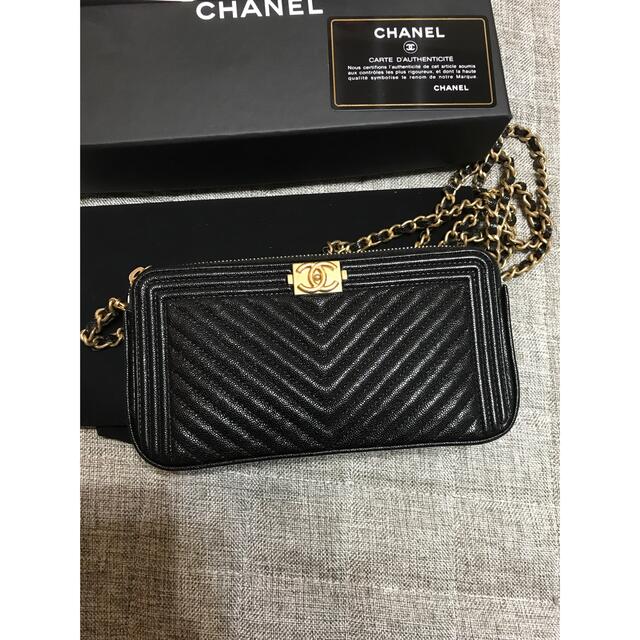 CHANEL(シャネル)の美品　ボーイシャネル　キャビアスキン　チェーンウォレット　クラッチ　金具ゴールド レディースのファッション小物(財布)の商品写真