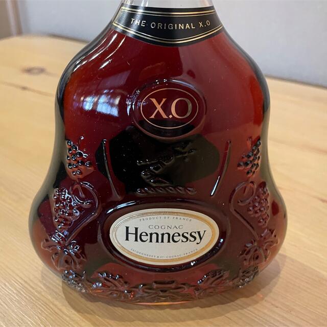 ヘネシー X.O EXTRA OLD COGNAC 黒キャップ箱付き 食品/飲料/酒の酒(ブランデー)の商品写真