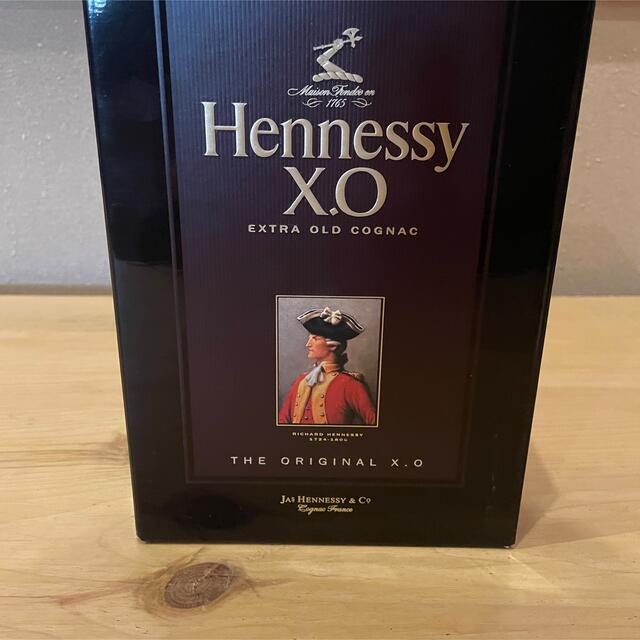 ヘネシー X.O EXTRA OLD COGNAC 黒キャップ箱付き 食品/飲料/酒の酒(ブランデー)の商品写真