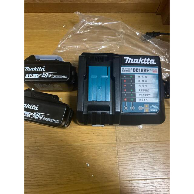 makita バッテリー　3.0ah 18v 充電器