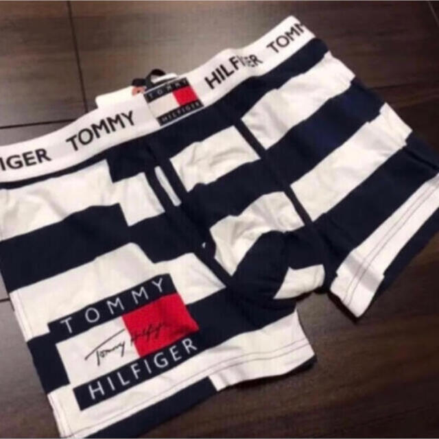 TOMMY HILFIGER(トミーヒルフィガー)のリュナル様専用　トミーヒルフィガー　ボーダー柄　ボクサーパンツ　タグ付き新品  メンズのアンダーウェア(ボクサーパンツ)の商品写真