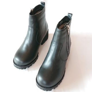 ジェフリーキャンベル(JEFFREY CAMPBELL)のｼﾞｪﾌﾘｰｷｬﾝﾍﾞﾙ 内側ﾌｧｰ本革ｻｲﾄﾞｼﾞｯﾌﾟｼｮｰﾄﾌﾞｰﾂ 新品(ブーティ)