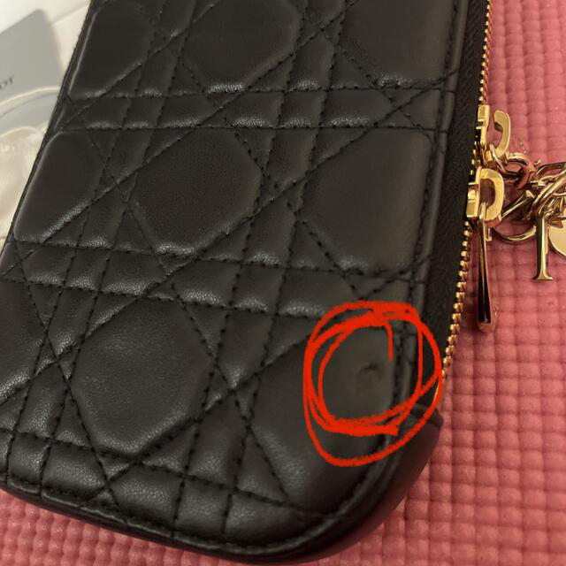 Dior(ディオール)のDior ディオール LADY DIOR フォンホルダー チェーンショルダー レディースのバッグ(ショルダーバッグ)の商品写真