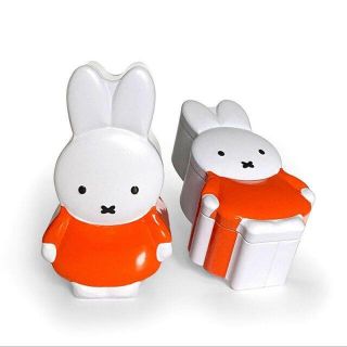 ミッフィー(miffy)の★収納★ミッフィー3Dブリキ缶ブルーナカラーレッド★小物入れオランダ miffy(小物入れ)