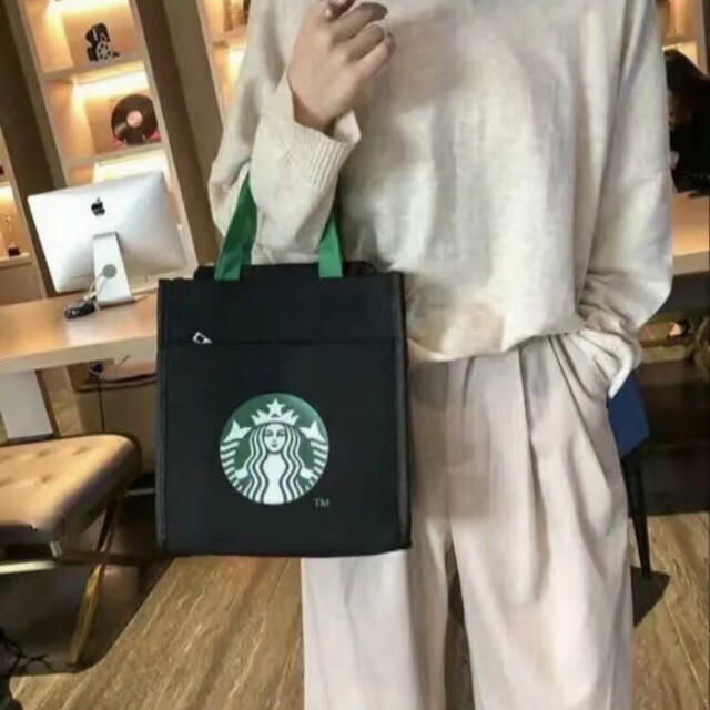 Starbucks Coffee(スターバックスコーヒー)の人気商品　スタバトートバッグ　ブラック　日本未発売　新品未使用　　N1 レディースのバッグ(トートバッグ)の商品写真