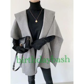 ザラ(ZARA)のバースデーバッシュ　ケープ　コート　新品　ZARA birthdaybash(ガウンコート)