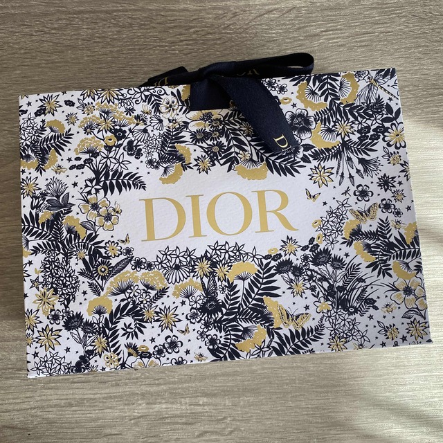 Dior(ディオール)の紙袋&巾着付き！ブルーミングブーケ　サンプル コスメ/美容の香水(香水(女性用))の商品写真