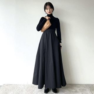 ステュディオス(STUDIOUS)のCLANE VOLUME FLARE MAXI SKIRT  ブラック　1(ロングスカート)