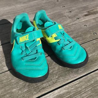 ナイキ(NIKE)のナイキ　サッカーシューズ(トレーニングシューズ)16cm(シューズ)