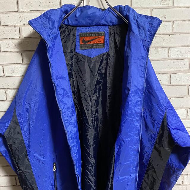 NIKE スウォッシュロゴ ゆるだぼ ビッグシルエットの通販 by ☆割引・値下げ交渉☆DYUDYU's shop|ナイキならラクマ - 90s 古着 ナイキ 刺繍ロゴ 国産超特価
