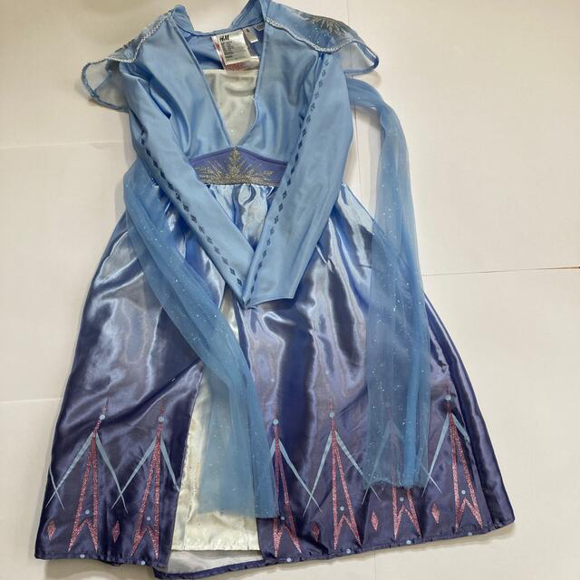 H&M(エイチアンドエム)のエルサの服　H&M  キッズ/ベビー/マタニティのキッズ服女の子用(90cm~)(ドレス/フォーマル)の商品写真