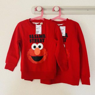 エイチアンドエム(H&M)の【新品・タグ付き】2枚セット エルモ　トレーナー 裏起毛 110cm 120cm(Tシャツ/カットソー)