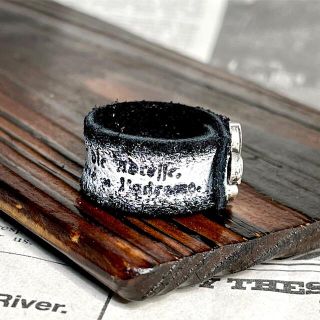 展示品♪ハンドメイド♪ トラッシュ加工レザーリング 18〜18.5号 ...
