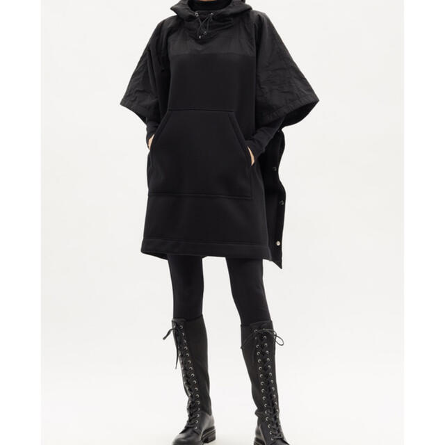 専用出品 モンクレール ポンチョ 黒
