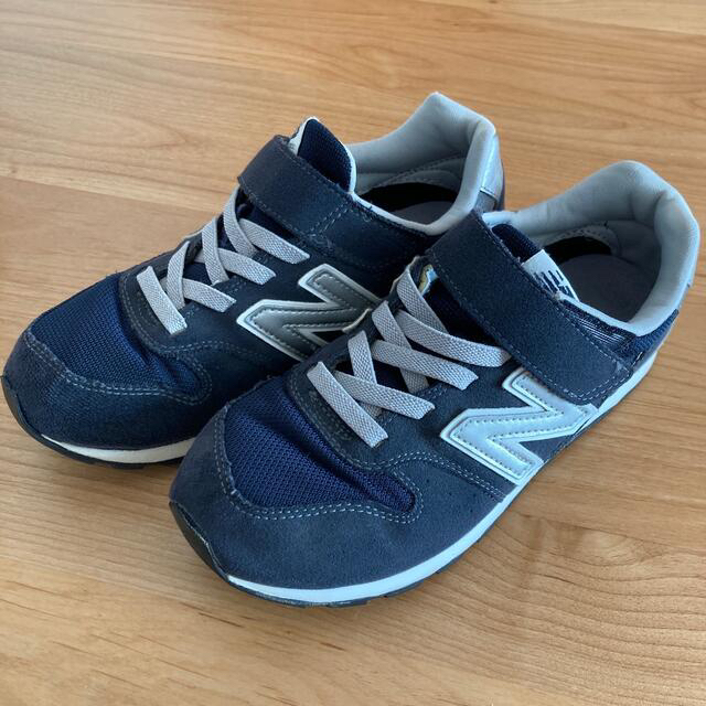 New Balance(ニューバランス)のNB ニューバランス 996 22cm ネイビー キッズ/ベビー/マタニティのキッズ靴/シューズ(15cm~)(スニーカー)の商品写真