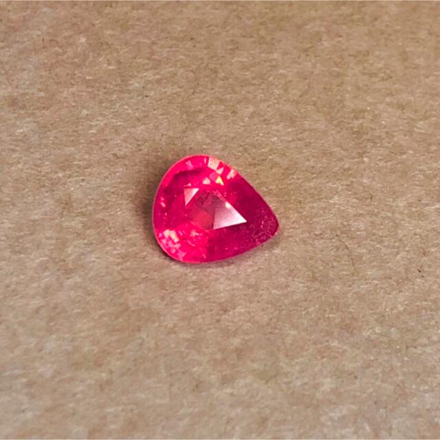 ハンドメイドシルキーホットピンクスピネル　ルース  0.77ct