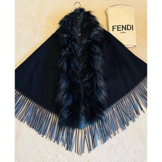 フェンディ(FENDI)のFENDI  シルバーフォックス　ケープコート(毛皮/ファーコート)